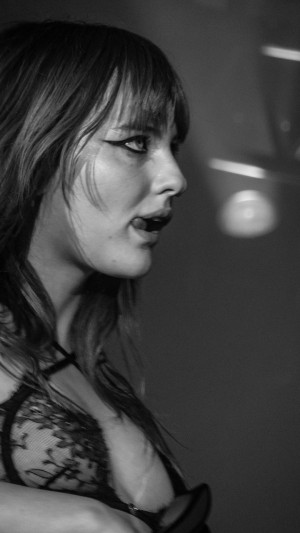 Victoria De Angelis Photo #30