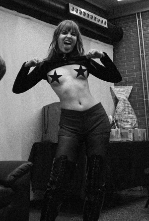 Victoria De Angelis Photo #33