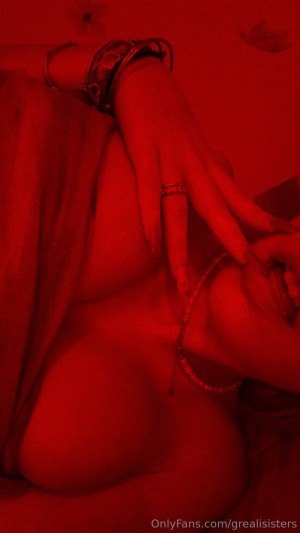 Grealisisters Photo #149