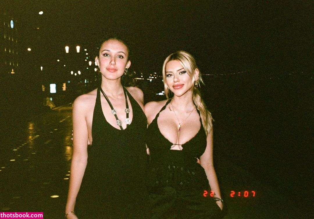 Demet Ozturk Photo #33