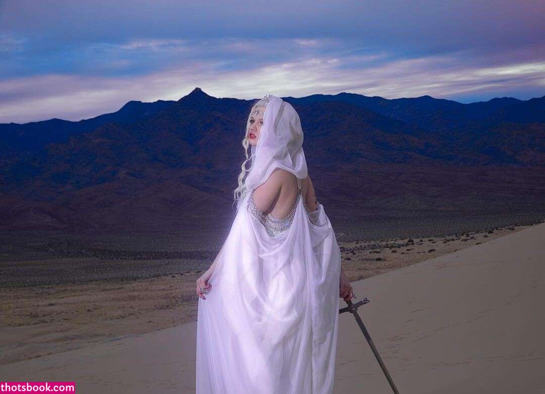 Karla Cuencas Photo #24