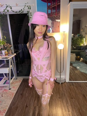 Jeannie Elise Mai Photo #20