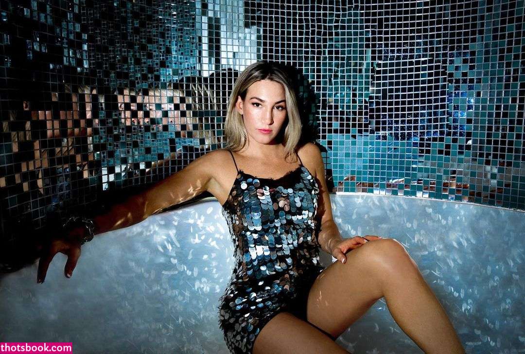 Mikaela Mayer Photo #20