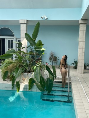 Jeannie Elise Mai Photo #71