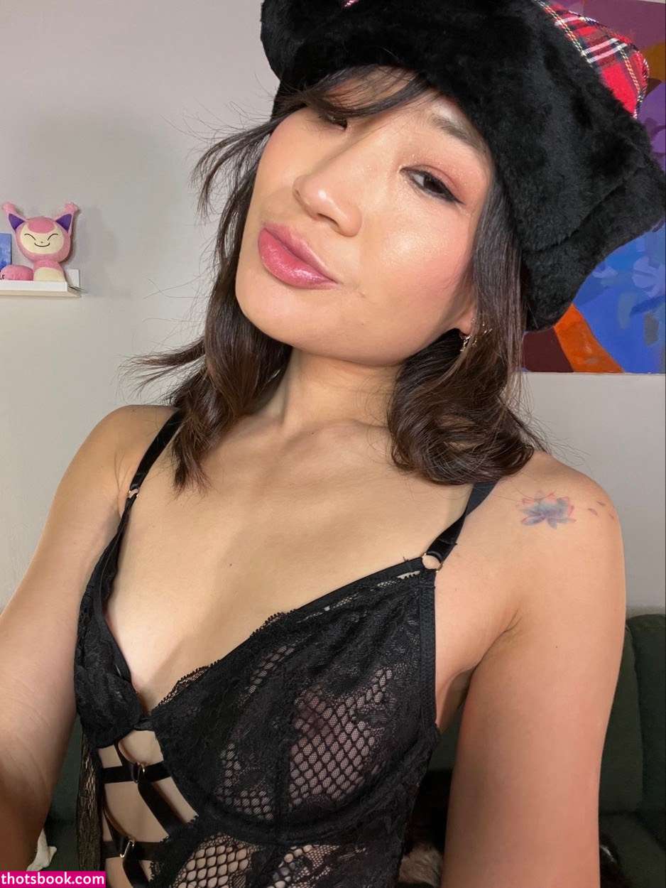 Jeannie Elise Mai Photo #78