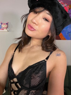 Jeannie Elise Mai Photo #78