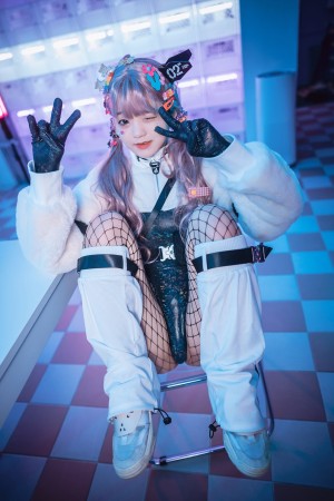 Djawa Jenny Photo #10