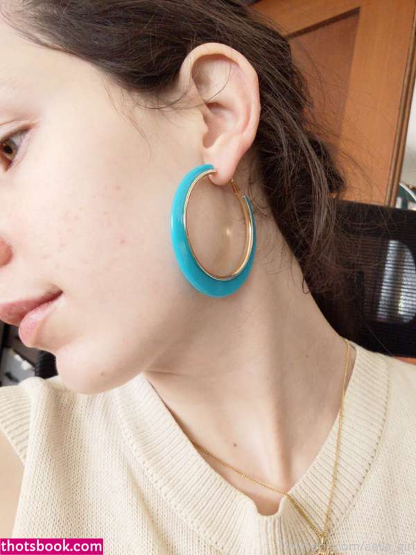 Aella Girl Photo #13