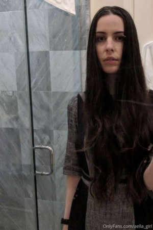 Aella Girl Photo #35