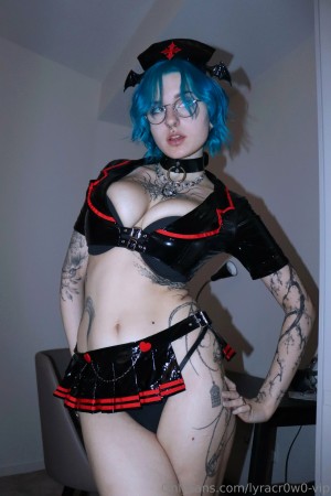 Lyra Crow Photo #254