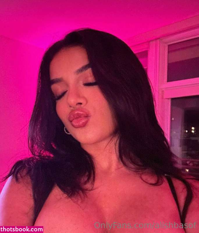 Alishbasheikh Photo #10