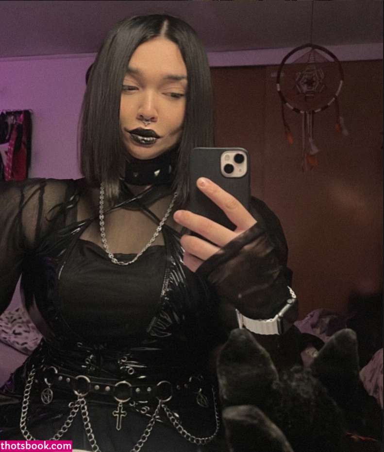 Nicole Brutality Photo #3