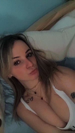 Kaitlyn Krems Photo #139