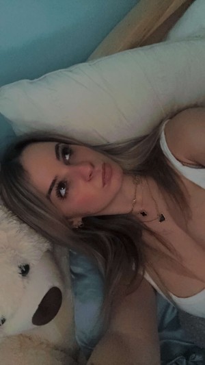 Kaitlyn Krems Photo #150