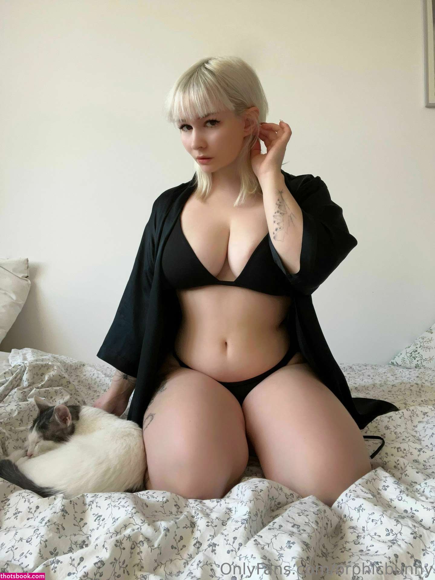 Monochromesan Photo #263