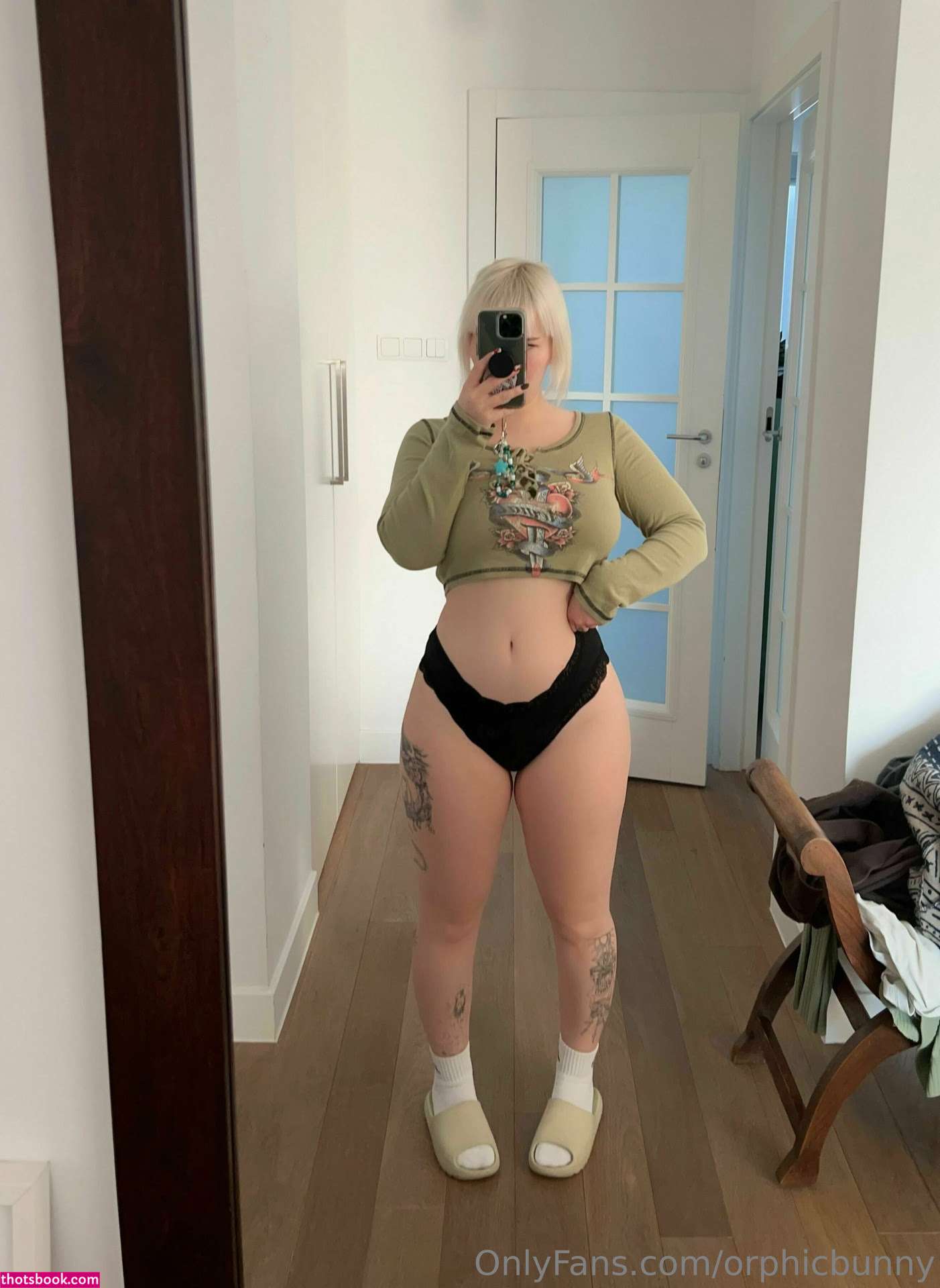 Monochromesan Photo #271