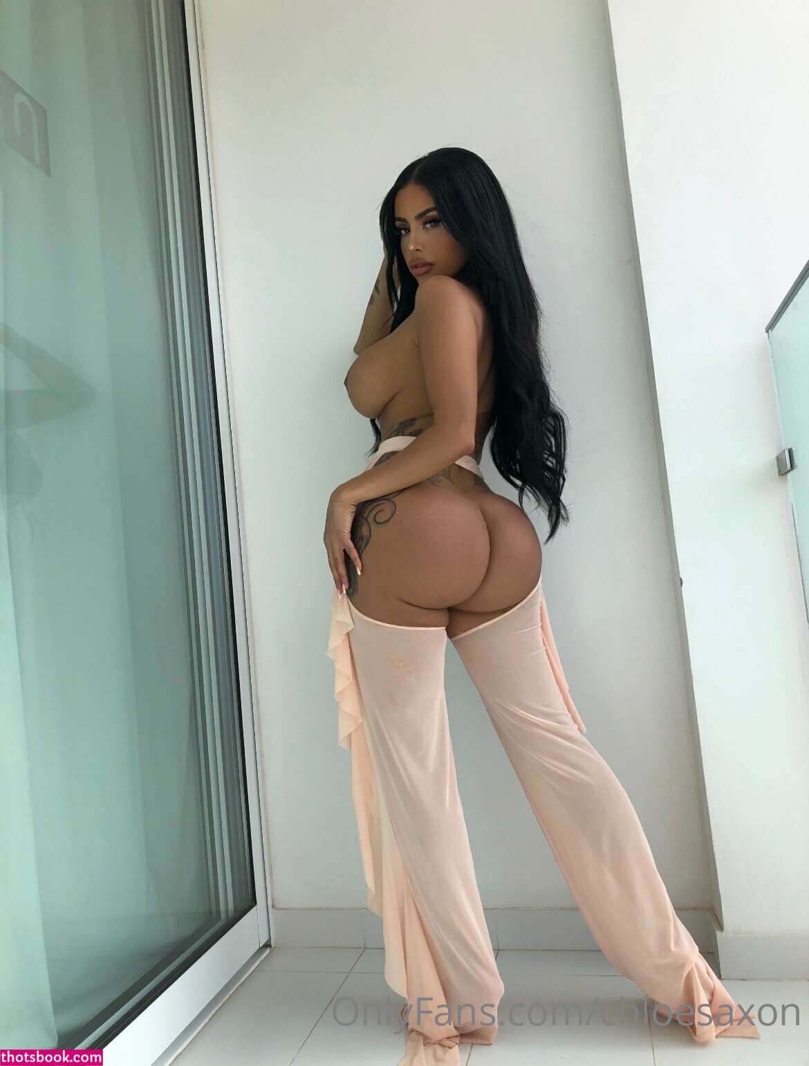 Chloe Saxon Photo #15