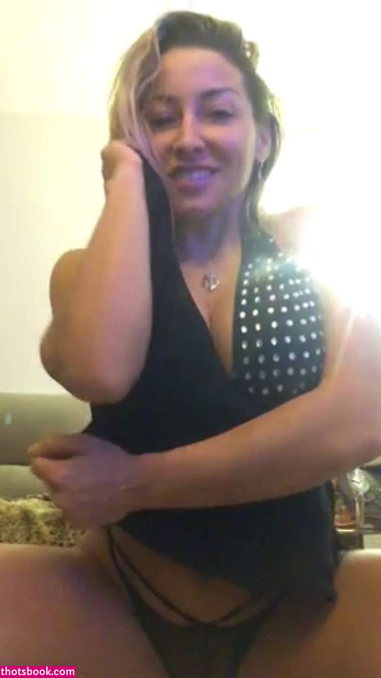 Eliana Stripper Photo #16