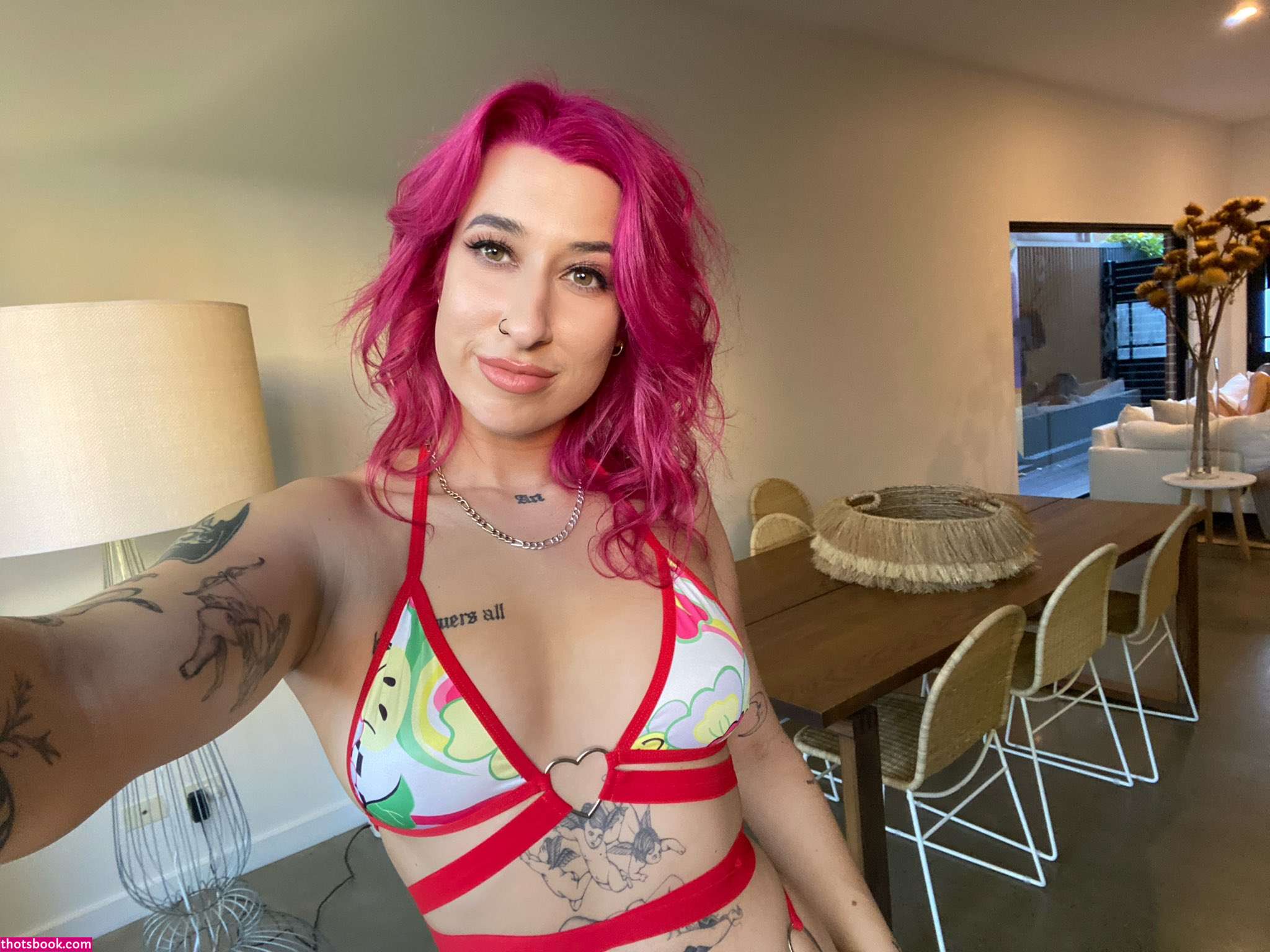 Kiki Isobel Photo #6