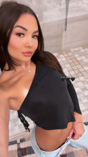 Lara Fraser Photo #9