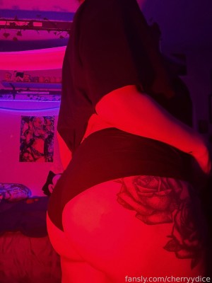 Cherryydice Photo #27