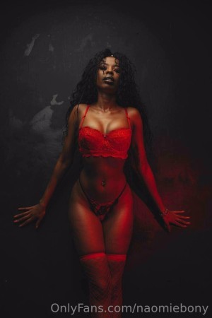 ebonynaomii Photo #7