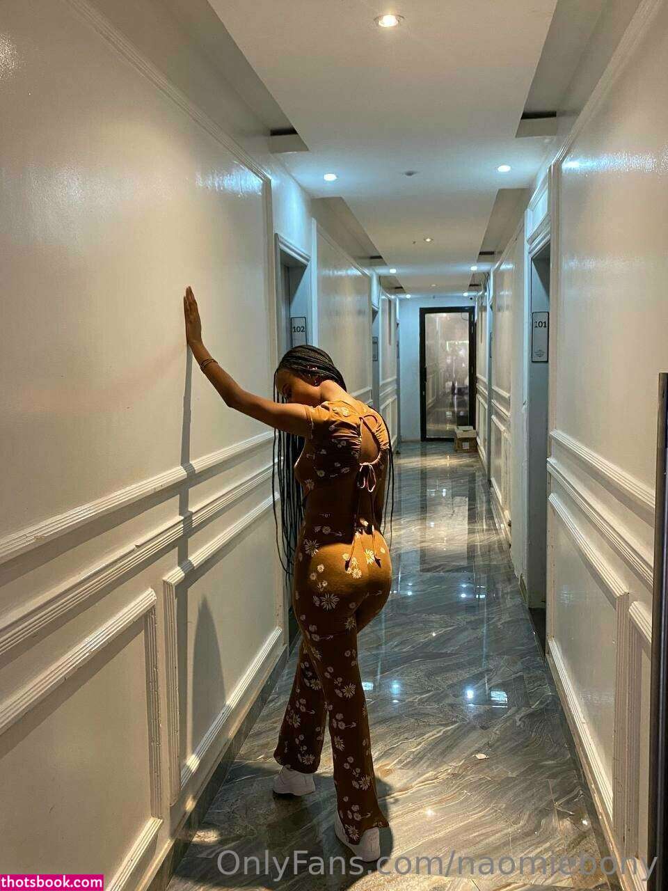 ebonynaomii Photo #16