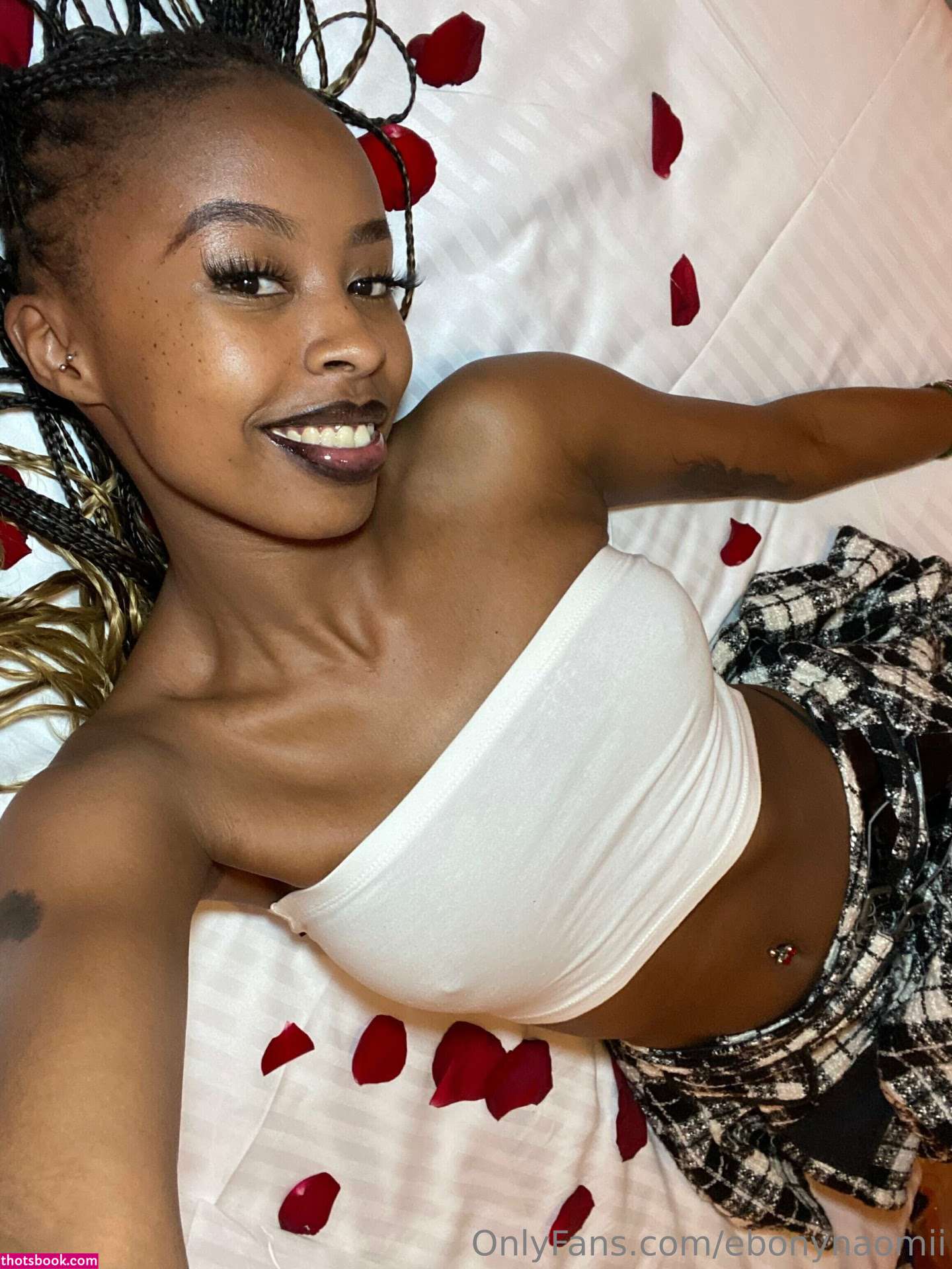 ebonynaomii Photo #18