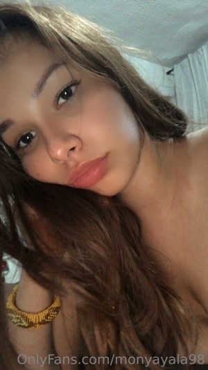 Monyayala98 Photo #4