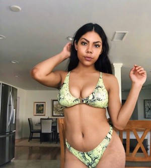 aly8008cat Photo #30