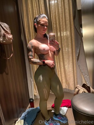 lmichelee Photo #30