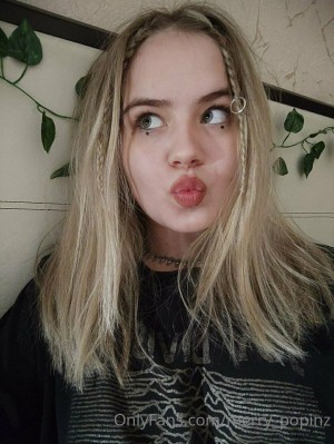 Merry Popinz Photo #27