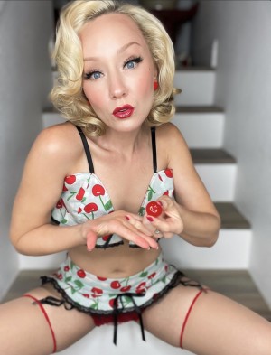 Penelopevandoll Photo #23