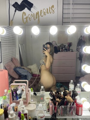 Steph Naomi Photo #4