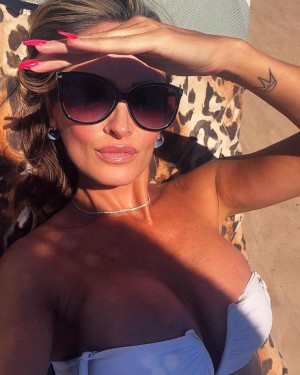 Manuela Blanch Photo #60