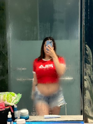 Anali Guajardo Photo #3