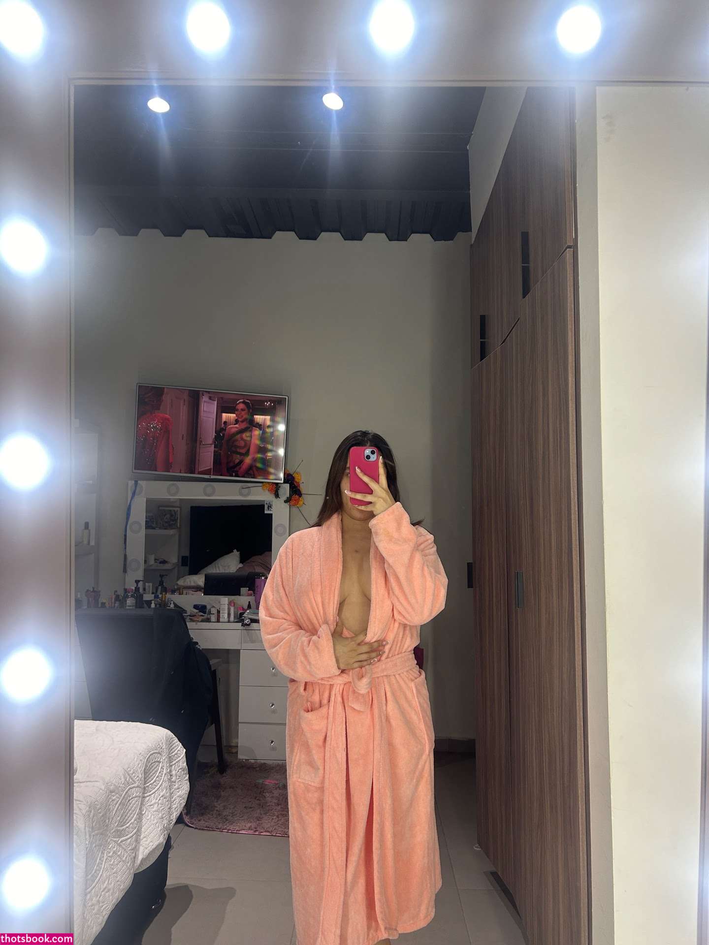 Anali Guajardo Photo #19