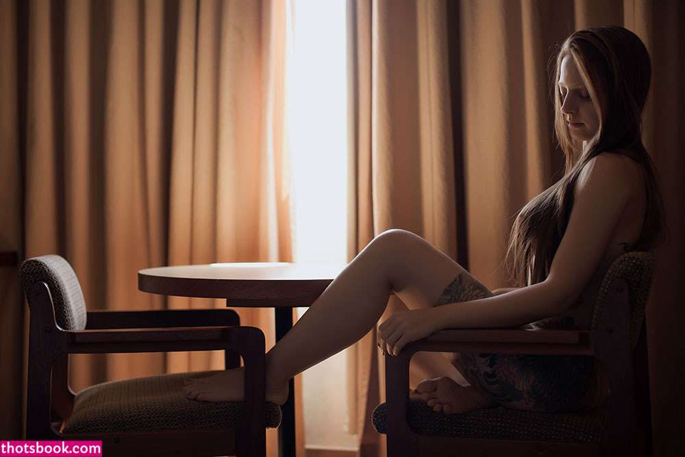 Emille Bee Photo #44