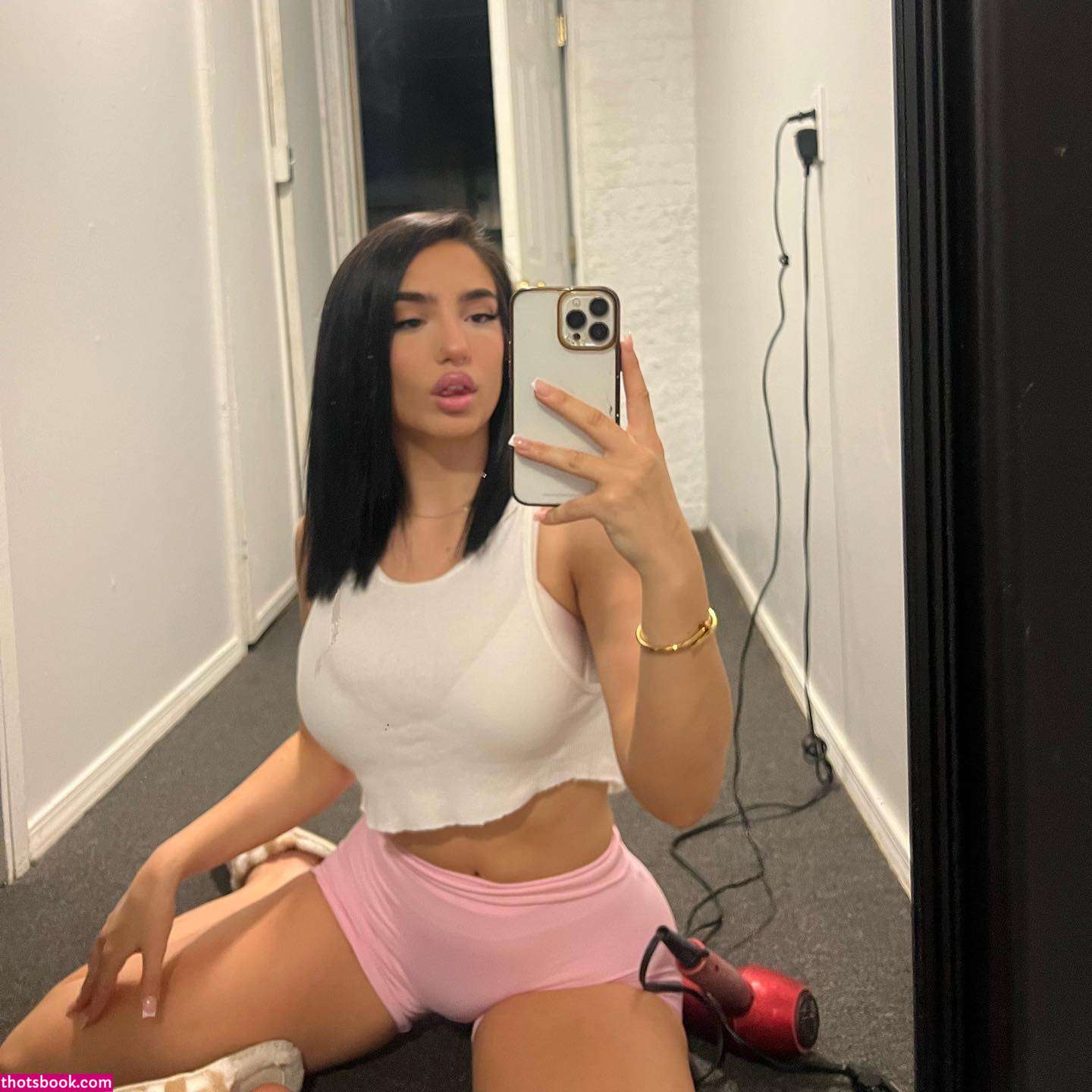 Miamugs Mia Photo #6