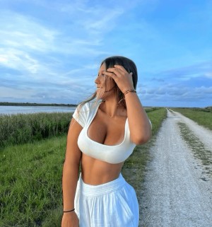 Olivia Alvarez Photo #16