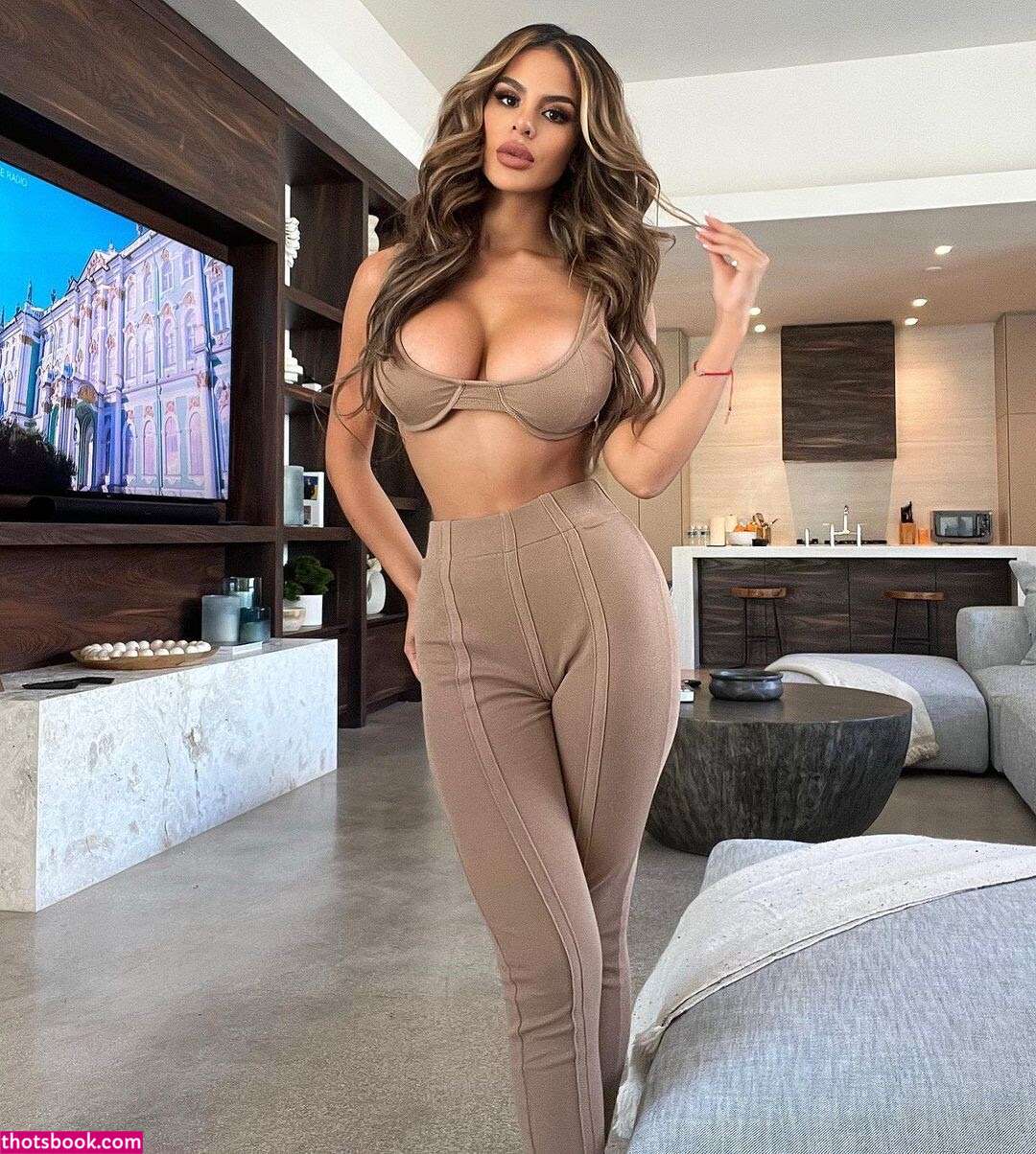 Brianna Gonzalez Photo #5