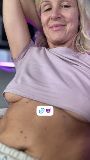 Claire Snowden Photo #15