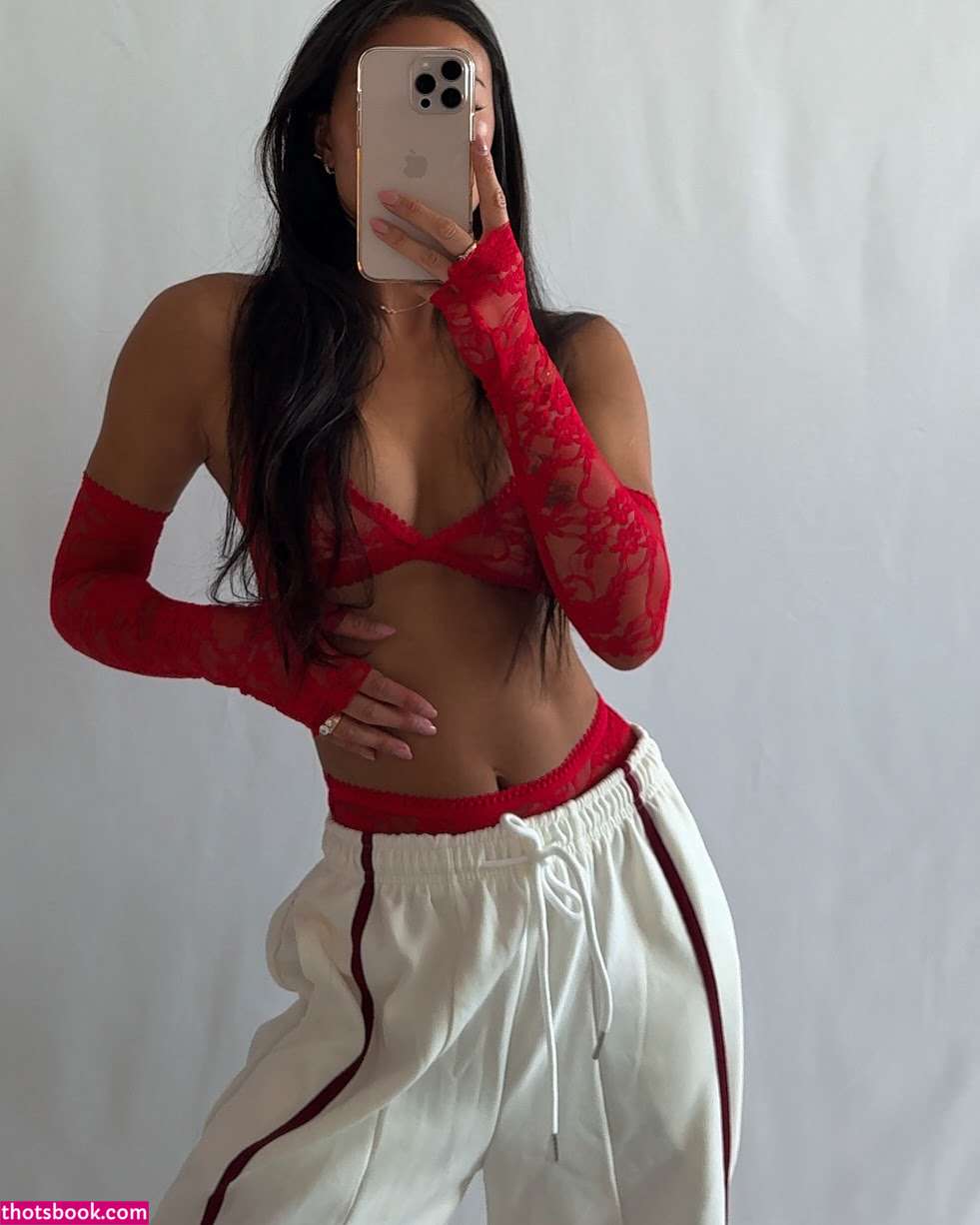 Jennifer Chong Photo #45