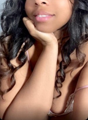 Kittenthatkries Photo #42