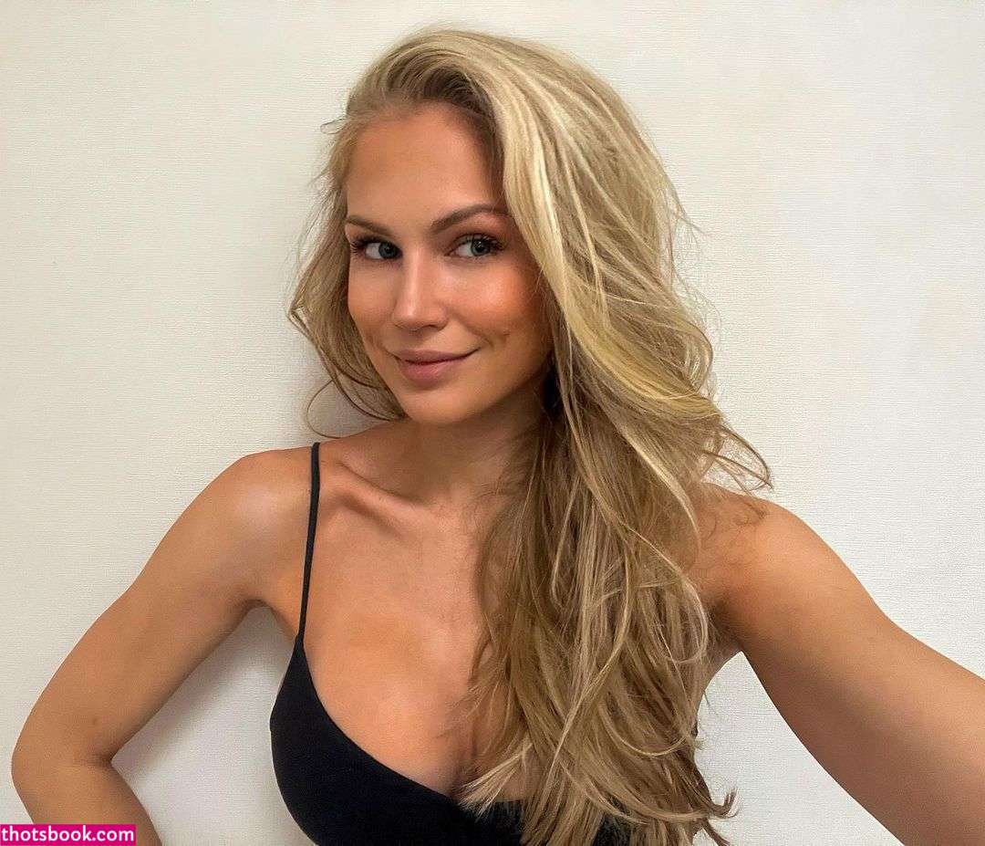 Michelle Czaja Photo #50