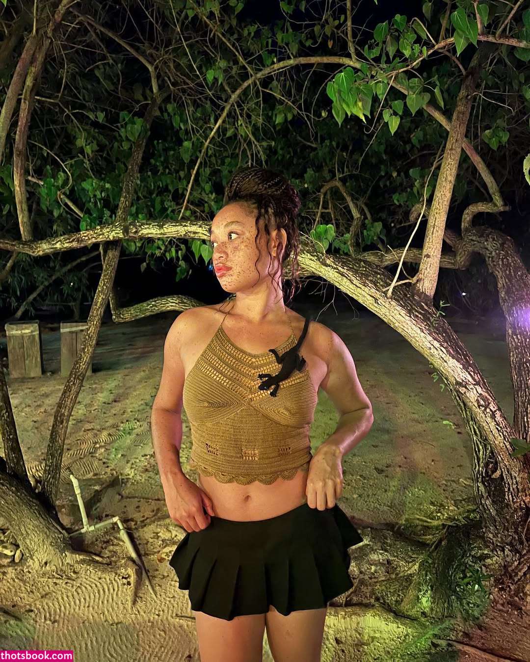 Salem Mitchell Photo #28