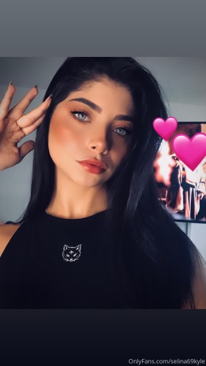 Selena Kyle Photo #6