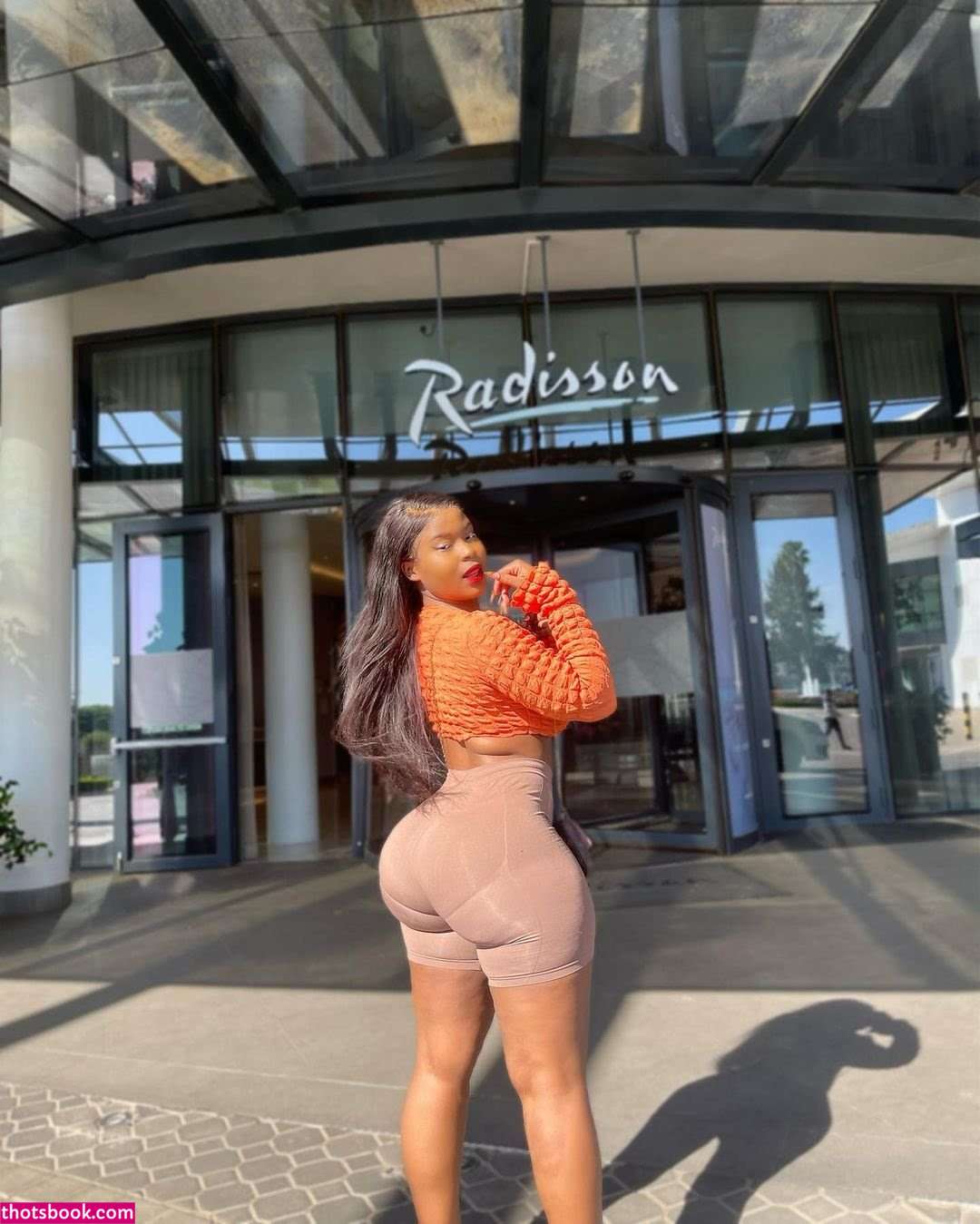 Octavia Sawyer Photo #4