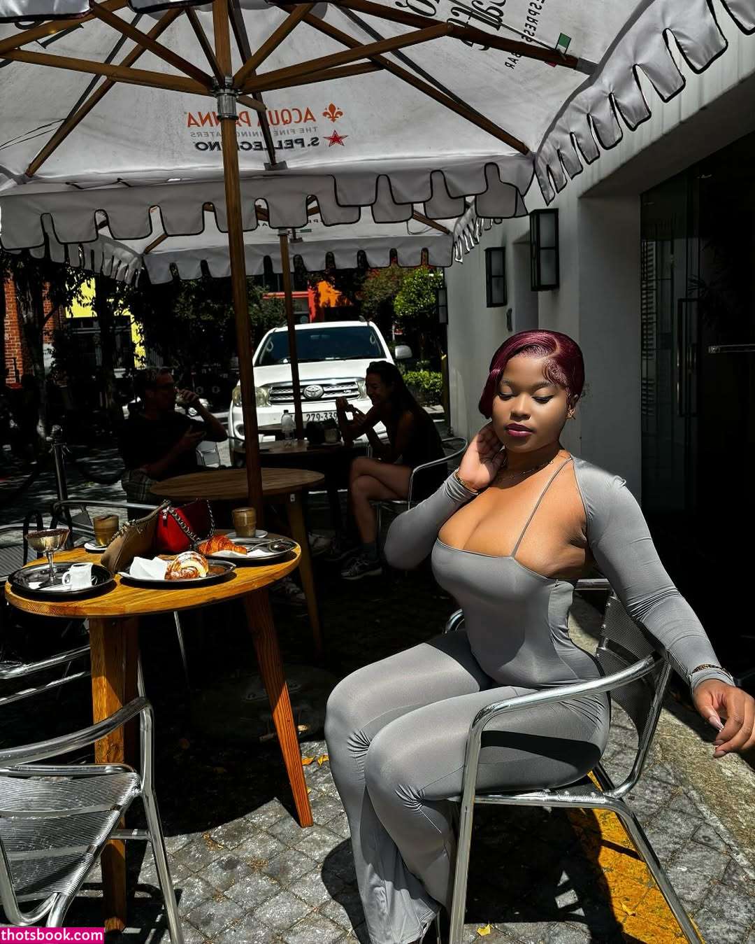 Octavia Sawyer Photo #8