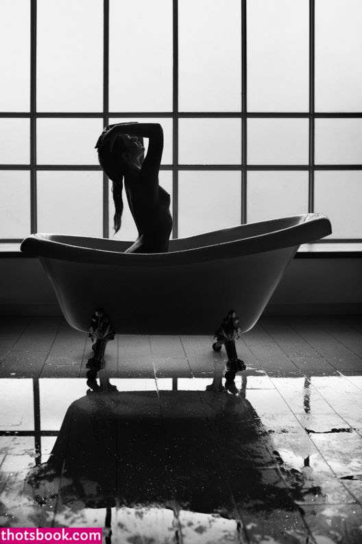 Alexandra Cohen Photo #9